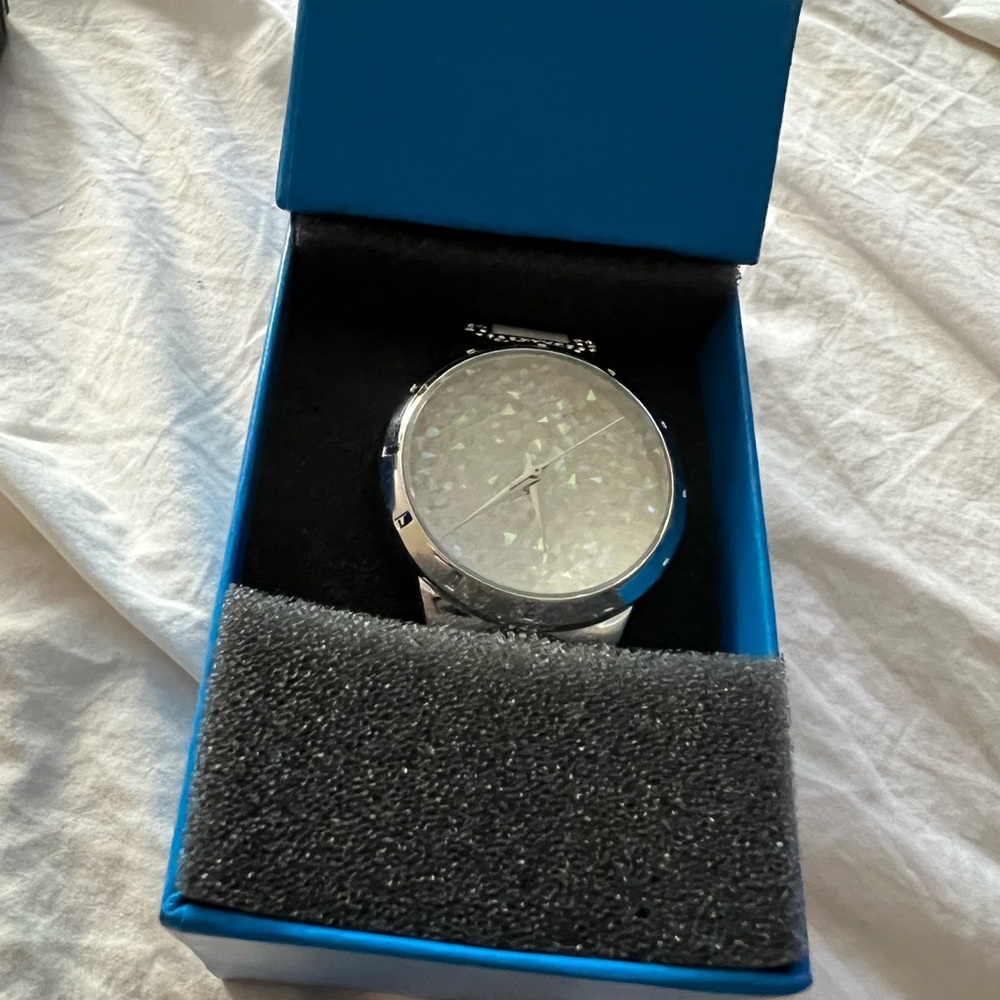 Victoria Wieck M Of Pearls Watch Quartz Movement NWT